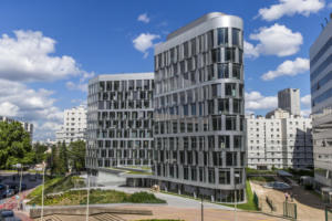 Ampère e+ une vitrine technologique pour le promoteur immobilier Sogeprom mais également un bâtiment aux atouts environnementaux et sociétaux.
