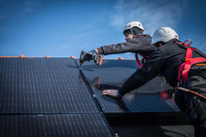 Avec l'offre « My Power », les Français peuvent désormais stocker sur batterie, l’électricité produite par leurs panneaux photovoltaïques et la consommer, même en l'absence de soleil.