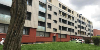 La facture d'énergie des locataires de la résidence fontaine Del Saulx à Lille a été réduite de moitié. Les logements en classe énergétique « F » sont à présent classés « C », soit un gain de 65% sur le diagnostic de performance énergétique.